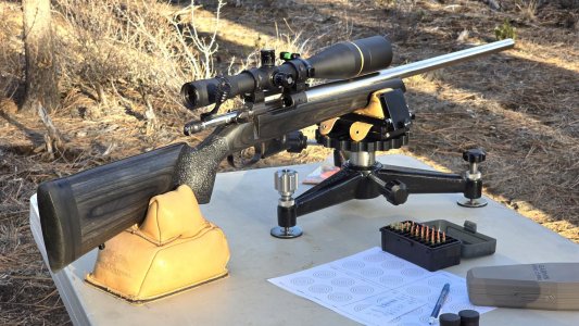 CZ 527 17M4 bench test1.jpg CZ 527 17M4 bench test1.jpg